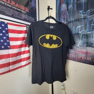 Batman Returns retro classic '90s distressed logo graphic tee